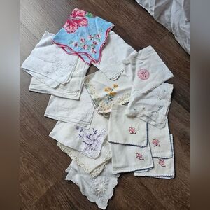 Large Lot of vintage embroidered/souvenir Hankerchief Hankies, roughly 16+